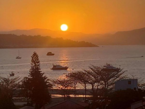 Casa a 100m da praia, com um pôr do sol lindo de Jurerê!